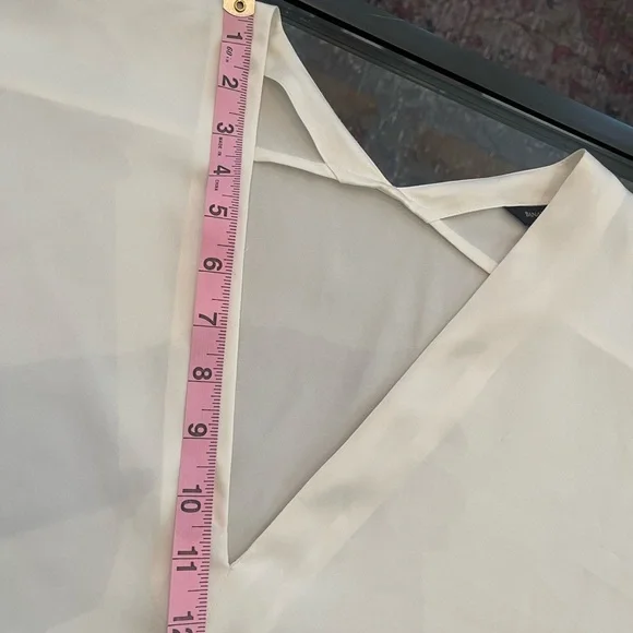 Banana Republic Dolman Sleeve V-Neck Blouse - Picture 4 of 9